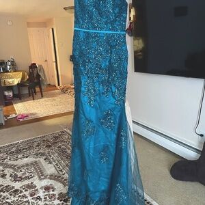 Elegant Teal Strapless Gown